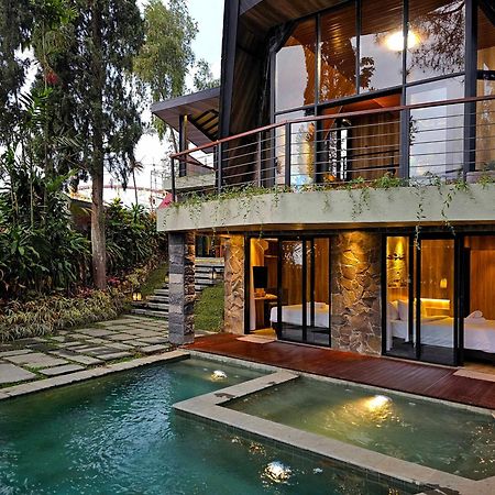 Villa 4-Br Klub Bunga No 4 Batu Malang Extérieur photo